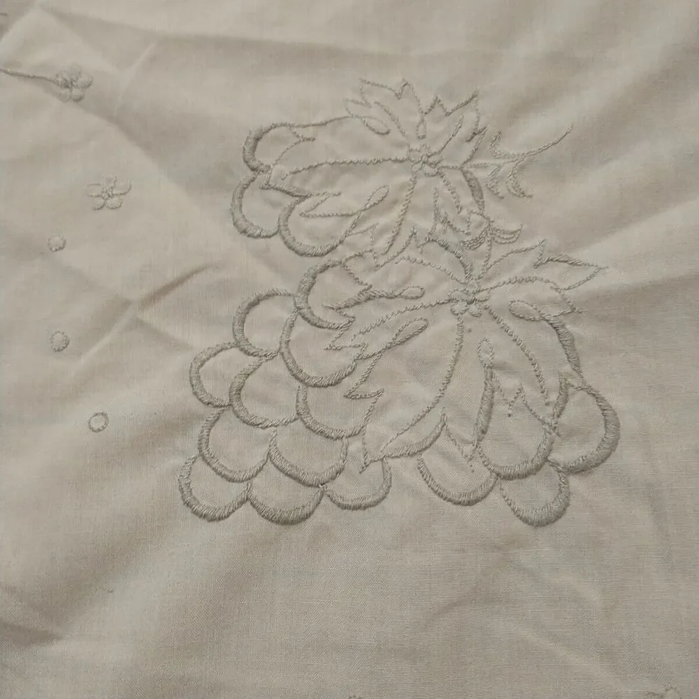 Large Tablecloth Embroidered Floral Cream Scalloped Trim Lightweight Oval Neutra